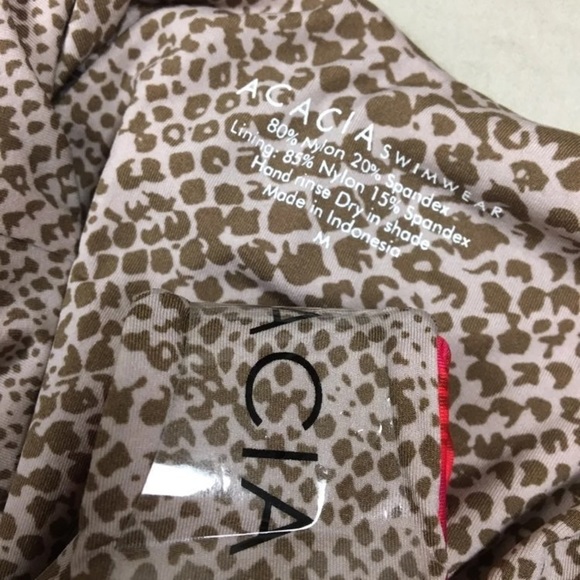 Acacia one piece - Picture 5 of 5